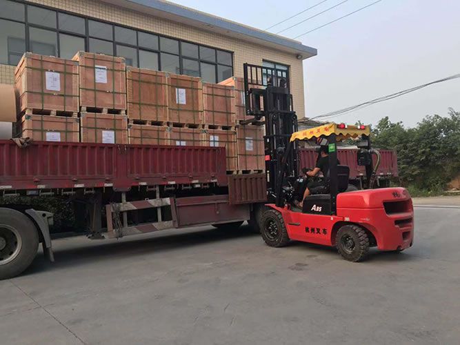 華威供水發(fā)貨現場